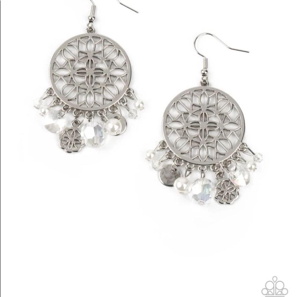 Garden Dreamcatcher - white - Paparazzi earrings